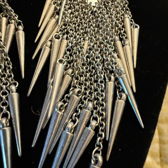 Chic Silver Spike Chain Earrings - Picture 4 of 4